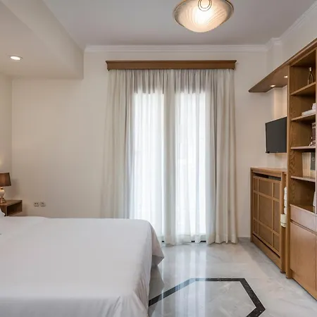 Soul Of Sun - Spacious Luxury 90sqm Apartment, 2 Bathrooms, Chania Center, Private Parking Available 900m Apartment