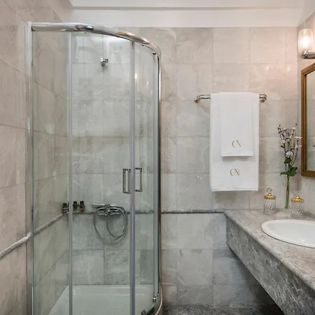 Soul Of Sun - Spacious Luxury 90sqm Apartment, 2 Bathrooms, Chania Center, Private Parking Available 900m Apartamento *
