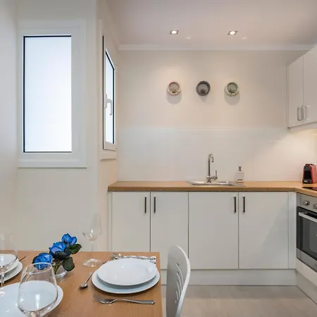 Soul Of Sun - Spacious Luxury 90sqm Apartment, 2 Bathrooms, Chania Center, Private Parking Available 900m Chania (Crete)